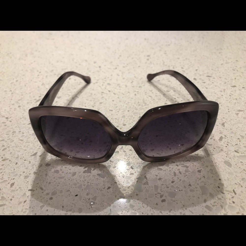 Elizabeth and James “Devon” sunglasses